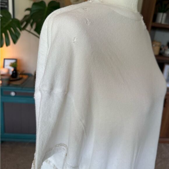 Free People - We The Free - Women’s Ivory Ripped Short Sleeved Tee - XS - Picture 6 of 8